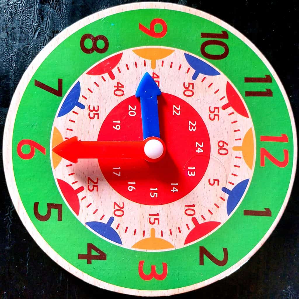 שעון עץ צבעוני לילדים (גם Am וגם PM) לתרגול מדידות זמן וקריאת שעון